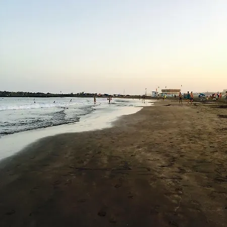 בית נופש Townhouse El Mar פלאייה דל אינגלז
